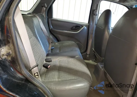 2001 Ford Escape Xls z USA, uszkodzony, nr VIN 1FMYU01131KF17972